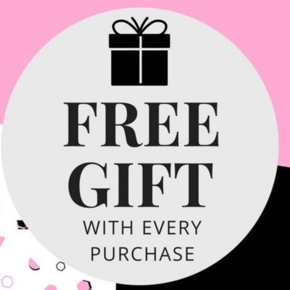 Summer blow out $20! Danier genuine leather skirt size 4 - Picture 3 of 7